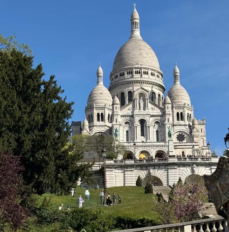 The Sacré-Cœur seen from the lawns of Square Louise-Michel below it